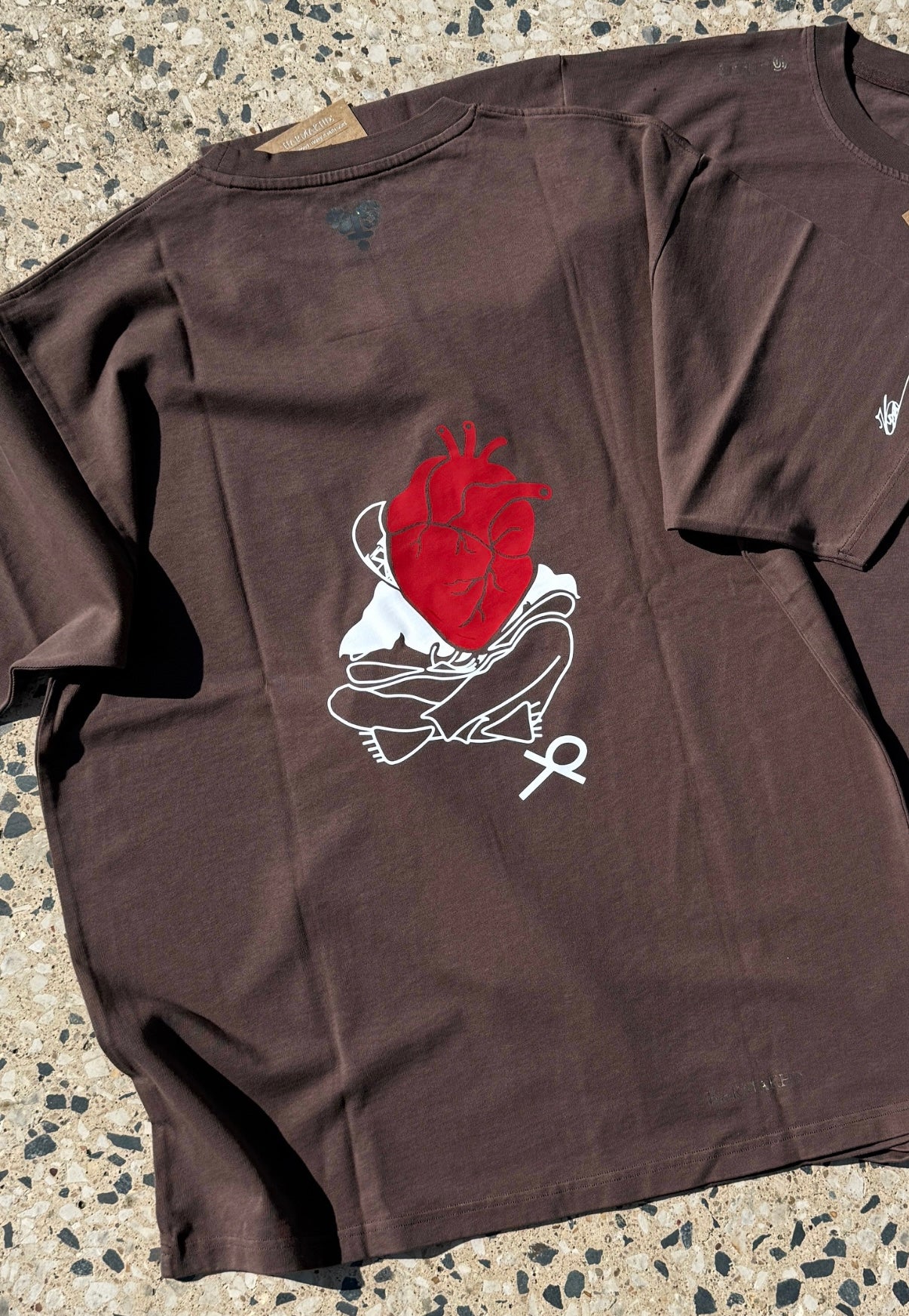 Brown Harmakhis Tee "Heart on your hand"